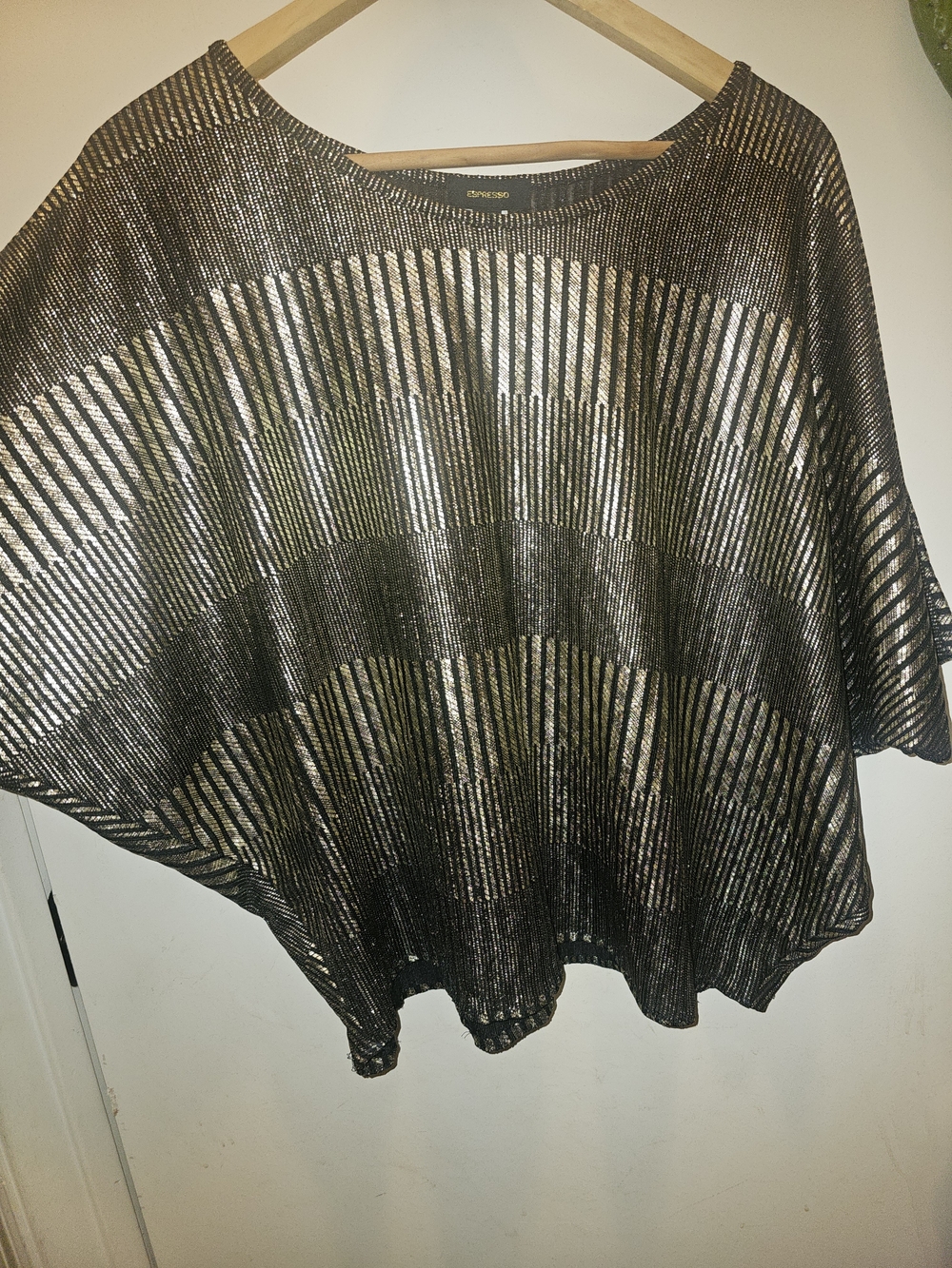 Espresso Metallic Shimmer Striped Top Blk/Gold Whimsy Goth / Indy Sleeve M E D